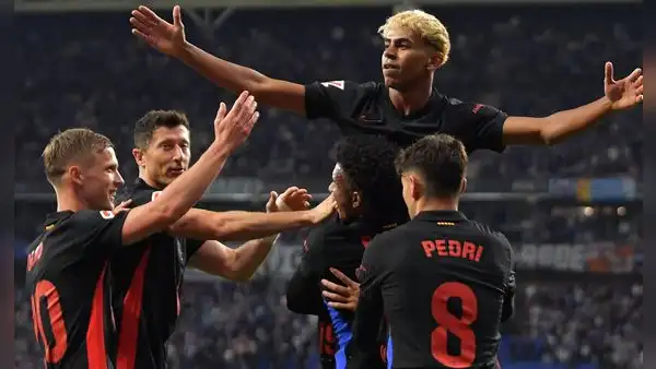 Barcelona venció al Espanyol y celebra un nuevo título de LaLiga española