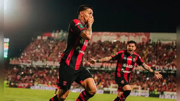 Alajuelense derrotó 1-0 Saprissa y clasificó a la Gran Final de la Liga Promerica de Costa Rica