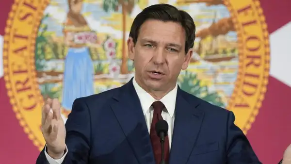 Reformas de Ron DeSantis; gobernador firma nuevas leyes que modificarán el sistema educativo en Florida desde mayo de 2025