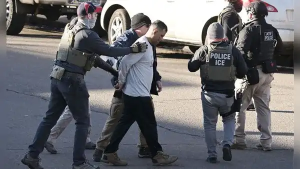 Aviso importante para inmigrantes en EEUU: si ICE te arresta, conocer estos números de memoria es crucial