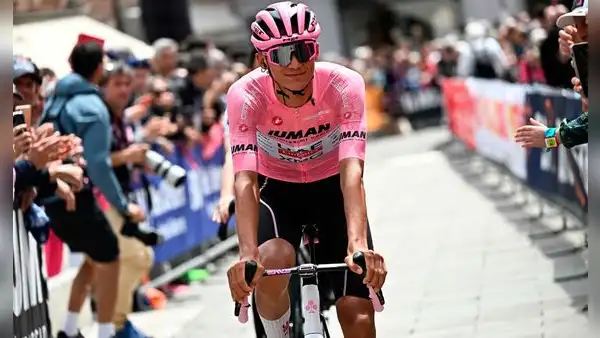 Isaac del Toro va por el título del Giro de Italia 2025: ¿cuándo y en qué canal ver EN VIVO al ciclista en México y USA?