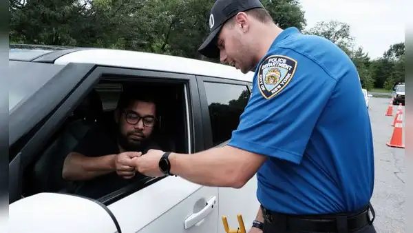 DMV no pasará por alto esta infracción y multará a conductores de California que la cometan en 2025