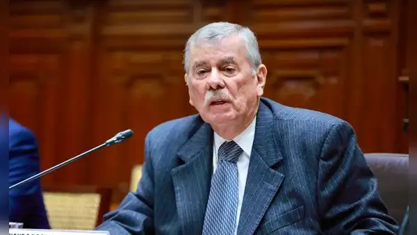 Comisión de Constitución aprueba que congresistas realicen campaña política en semana de representación