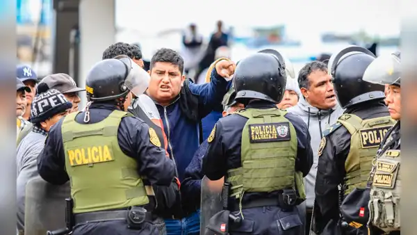 Chorrillos recupera este concurrido espacio público, pero es invadido por informales en menos de un mes: pérdidas superan los S/ 350.000