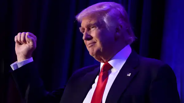 Trump propone cuentas de inversión para bebés de US$1.000, pero este grupo quedaría excluido del beneficio en EEUU