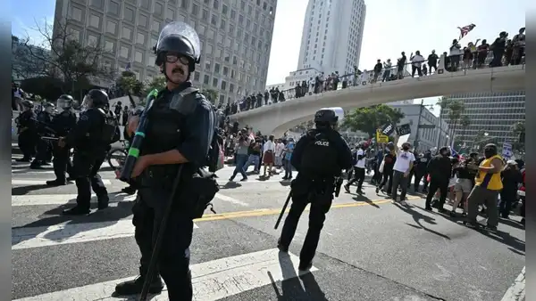 Redadas de ICE contra inmigrantes en EEUU: ¿se puede grabar a un agente migratorio durante un operativo o arresto?