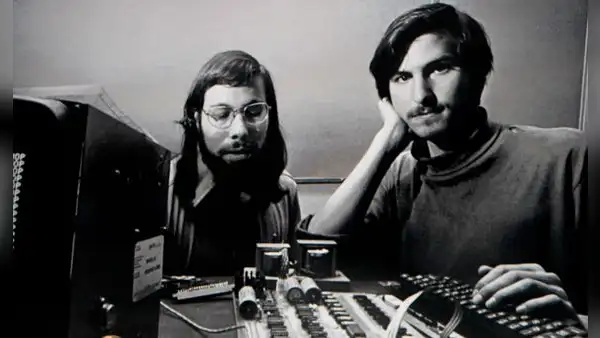 Steve Jobs y su polémico paso por Atari: hizo que su mejor amigo trabaje por él y no le pagó completo