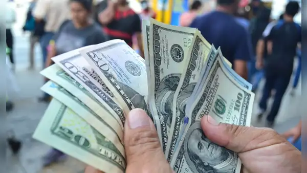 Sube el sueldo mínimo, pero el dólar mantiene presión sobre el costo de vida: la paradoja de los ingresos en 2025