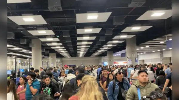 Migraciones sin espacio y sistema caído provocan largas colas de pasajeros en nuevo aeropuerto Jorge Chávez