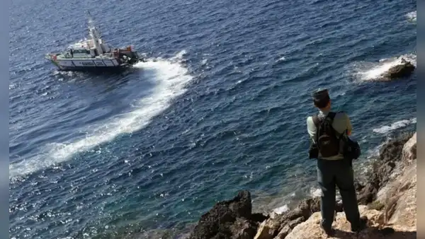 Hallan muertos a migrantes en una embarcación en España: investigan un posible asesinato
