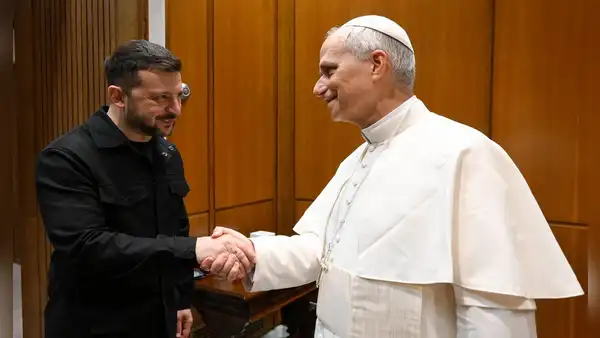 Zelensky se reúne con el papa León XIV en busca de su apoyo para poner fin a la guerra entre Ucrania y Rusia