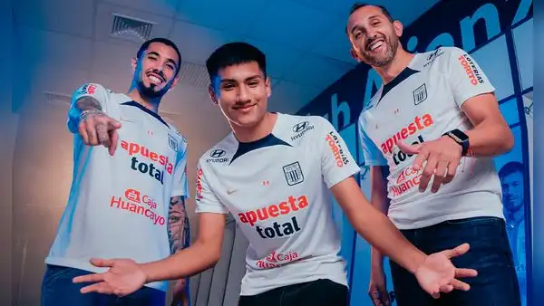 Alianza Lima recuerda victoria ante Boca Juniors con una memorable indumentaria: “La camiseta que gritó historia en La Bombonera”