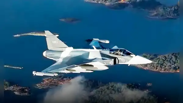 Presidenta suprimió del mensaje la firma de contrato para compra de 24 aviones de guerra