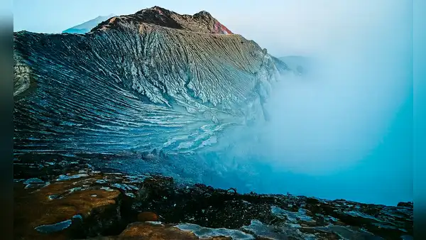Geólogos descubren en China una cadena de volcanes extintos de 640 kilómetros de longitud, según estudio