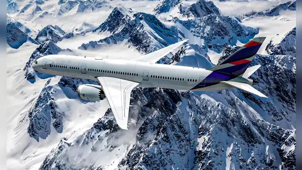 El vuelo más turbulento del mundo pasó por Sudamérica, según Turbli: recorre una de las cadenas montañosas más altas del planeta
