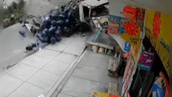 Tragedia en la entrada de Pasamayito: al menos 3 fallecidos deja violento triple choque en Collique, Comas