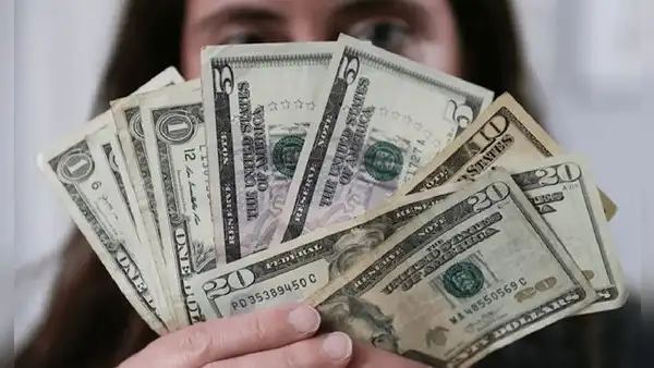 ¿Cuánto ganarías si inviertes $25 en factoring al 22% anual?