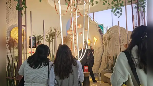 Un rincón de Ica en Expodeco: el oasis de 202 Arquitectos
