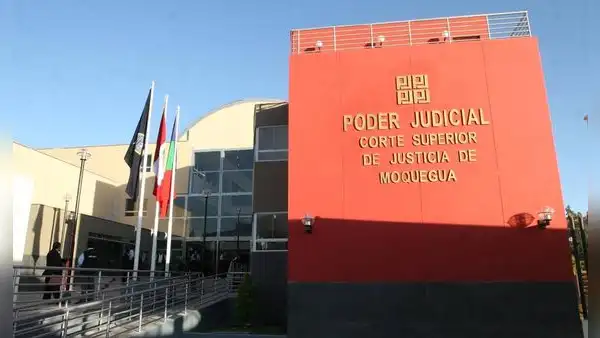 Grupo La República saluda a los trabajadores judiciales de la Corte Superior de Justicia de Moquegua en su día