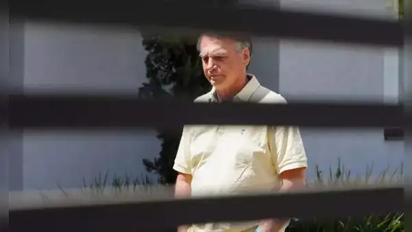 Brasil: Jair Bolsonaro pide dejar prisión domiciliaria para someterse a un procedimiento médico
