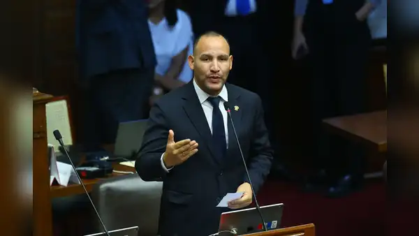 Congreso: Alejandro Muñante busca criminalizar a mujeres que denuncian casos de violencia