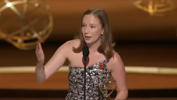 Hannah Einbinder en los Emmy 2025: "Liberen a Palestina"