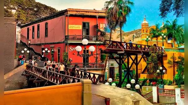 Municipalidad de Barranco exige pagos por tomarse fotos ''profesionales'' en el Puente de los Suspiros: ¿existe una ordenanza?