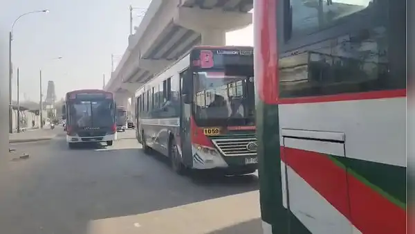 Transportistas de empresa Santa Catalina bloquearon zona de acceso a San Juan de Lurigancho tras último atentado