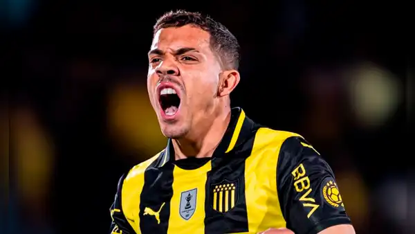 Peñarol pasa a las semifinales tras ganarle 2-1 a Tacuarembó por la Copa AUF Uruguay 2025