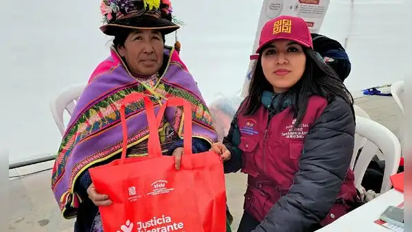 Población de San Cristóbal-Calacoa recibió servicios judiciales gratuitos en la feria Llapanchikpaq Justicia