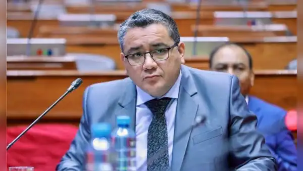 Juan José Santiváñez renunció al Ministerio de Justicia para postular en las Elecciones 2026