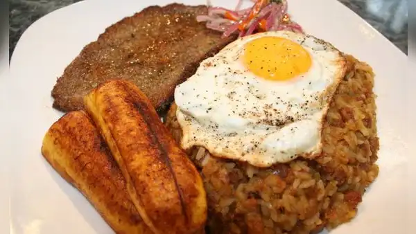 Aprende a preparar un Tacu Tacu de Lentejas, un plato delicioso y simple para tu lunes