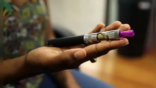 OMS alerta que cigarrillos electrónicos provocan una alarmante ola de adicción a la nicotina en jóvenes