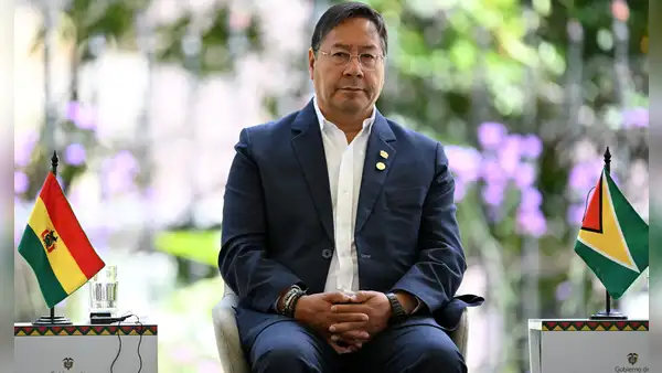Luis Arce pide a la Fuerza Aérea defender la soberanía de Bolivia ante cualquier intento de “injerencia externa”