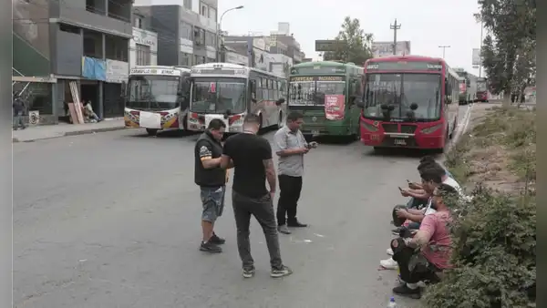 Gremios analizan la posibilidad de un paro tras seguida de ataques a transportistas pese a medidas del Ejecutivo