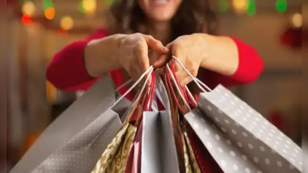 El 63% de los trabajadores gasta hasta el 30% de su sueldo en compras navideñas, según Edenred