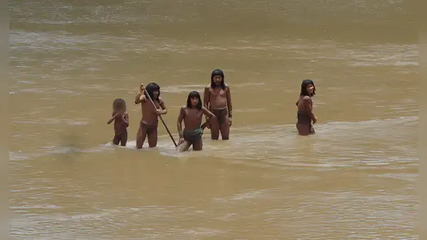El país de América Latina que alberga a las últimas tribus aisladas del mundo: se encuentra en el corazón de la Amazonía