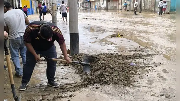 Senamhi declara alerta roja por posibles huaicos este 12 y 13 de noviembre: estas son las regiones afectadas