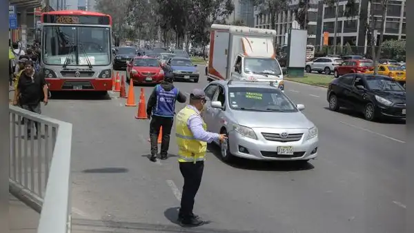 Más de 1.000 vehículos informales circulan cada día sin control en Javier Prado: ATU identifica puntos críticos en Lima