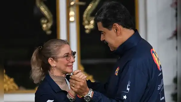 Nicolás Maduro apareció bailando en medio de tensiones con EE.UU.: "Es viernes y me voy rumba"