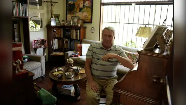 Abelardo Sánchez León: “Los poetas del 60 eran maduros en la experiencia poética, pero no en la política”
