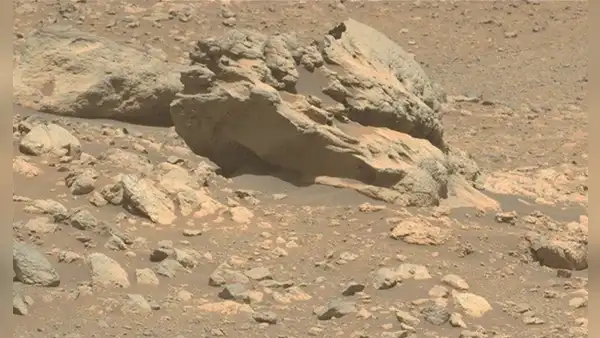 El rover Perseverance de la NASA descubre una roca extraña en Marte que no debería estar allí