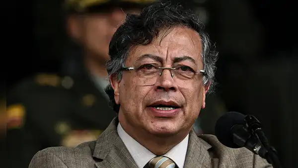 Petro niega vínculos de Maduro con el narcotráfico y afirma que su problema es la "falta de democracia y diálogo"