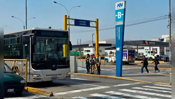 Bus del Metropolitano atropella a peatón en estación Izaguirre en Los Olivos: herido fue trasladado a una clínica