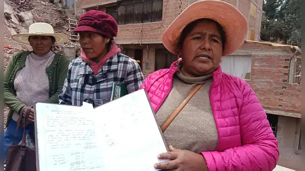 Padres de familia acusan a tesorera de promoción de no devolver S/3.500 para fiesta de escolares en Juliaca