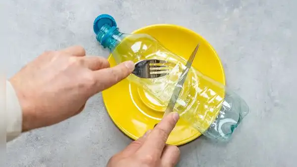Estos son los 5 alimentos más contaminados con microplásticos y de consumo habitual
