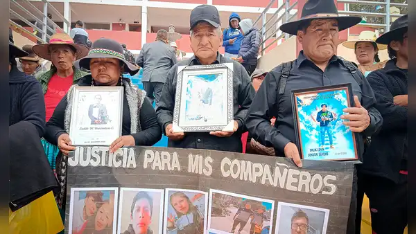 Puno: deudos de estudiantes fallecidos en incendio exigen ubicación y prisión para dueña de restobar informal