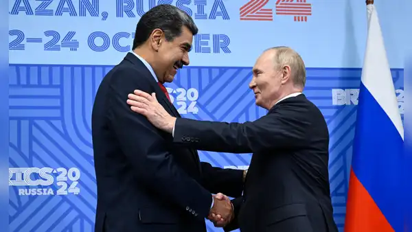 Putin le ofrece su respaldo a Maduro tras una llamada telefónica en medio de la creciente presión de EE. UU. sobre Venezuela