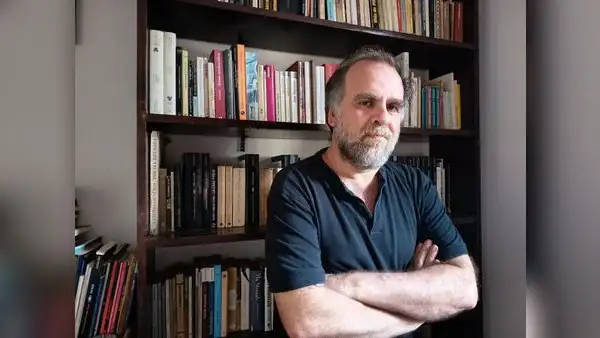 José Carlos Yrigoyen: “En el Perú se piensa más en la reseña, en el crítico, en la transnacional, en la editorial, pero no se piensa en los libros”