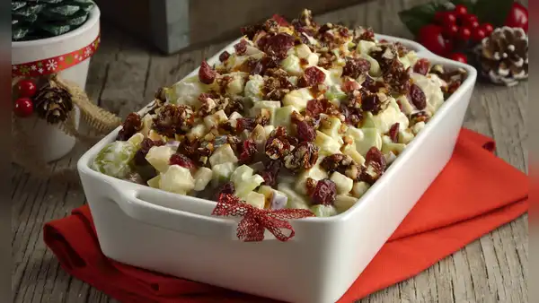 ¿Cómo preparar una deliciosa ensalada de manzana para que tu cena navideña 2025?